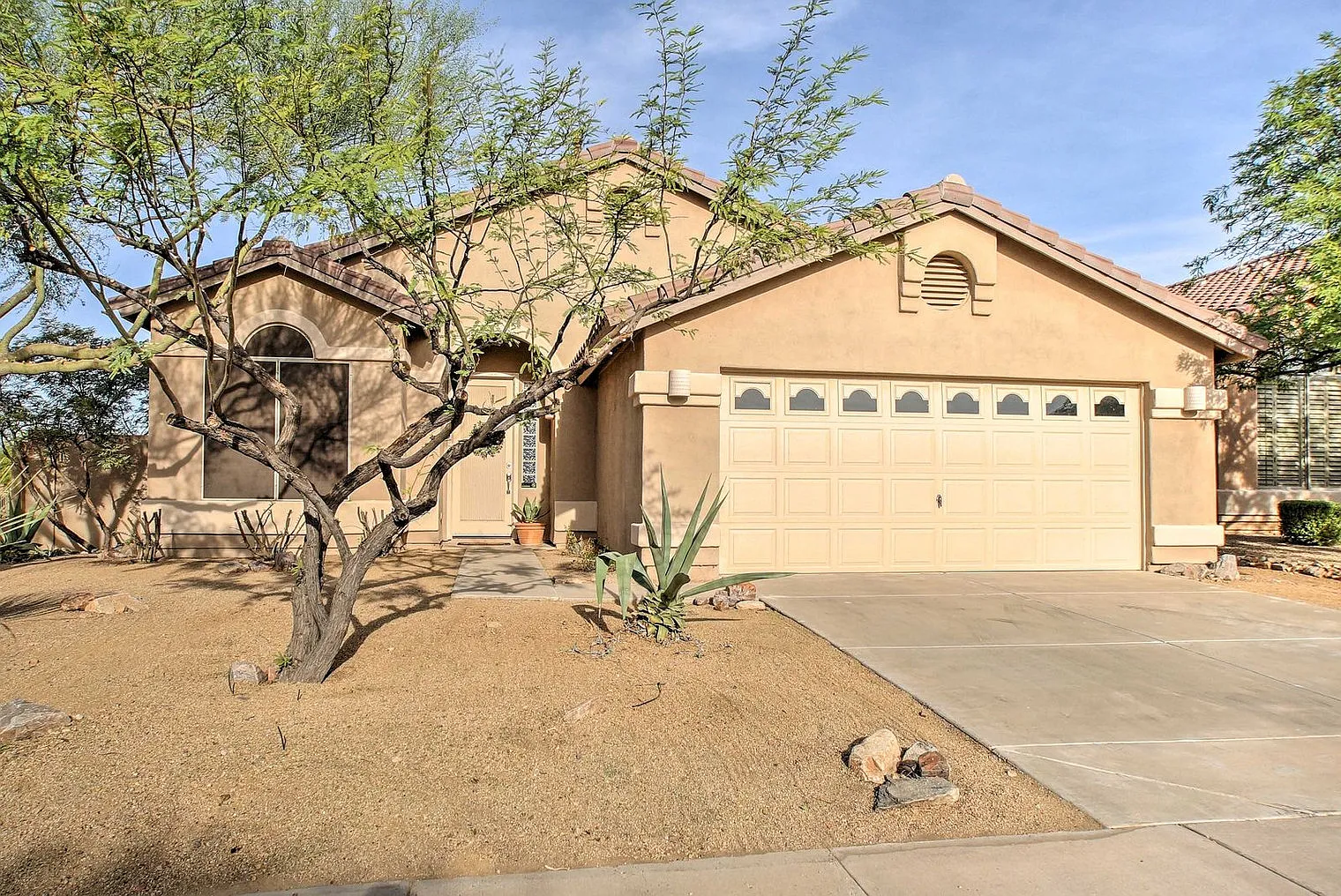 3 bed, 2.0 bath, 1646 sqft, $4,120 — Photo 4
