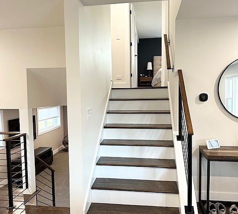 5th image of 1002 W Noyes St