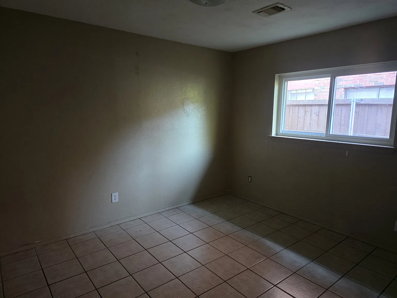 3 bed, 1653 sqft, $2,100 — Photo 4