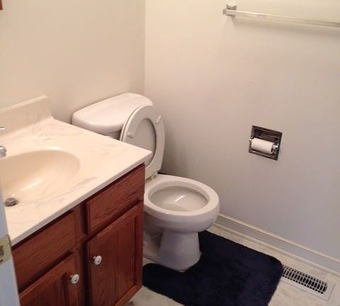 4th image of 11808 Jasmine Ct