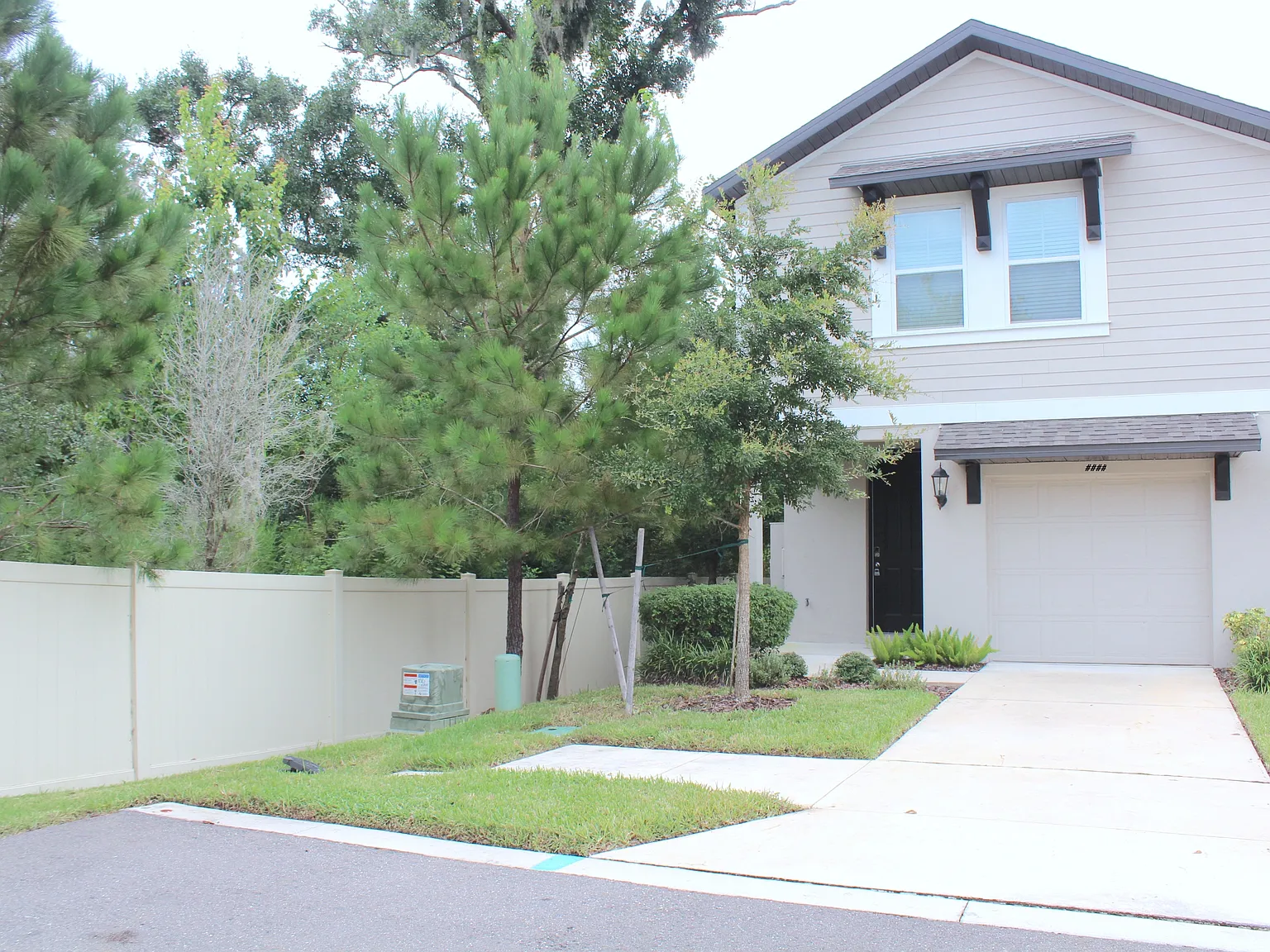 3 bed, 2.5 bath, 1600 sqft, $2,945 — Photo 1