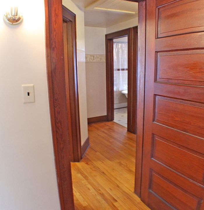Bedroom / Hall