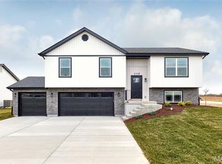 28537 Shallow Water Rd, Warrenton, MO 63383