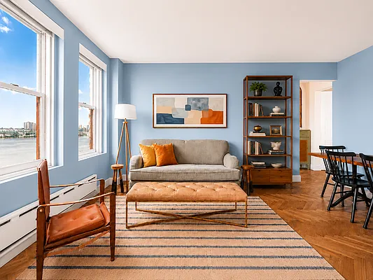 Living room, photo 2