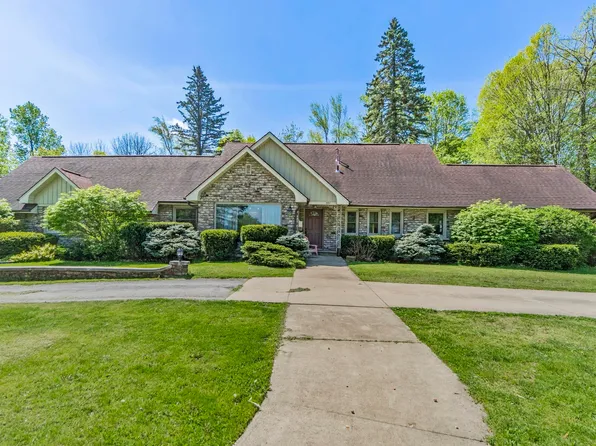 201 Park Ave, Angola, IN 46703