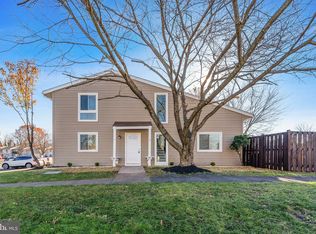 1 Regis Cir, Sterling, VA 20164