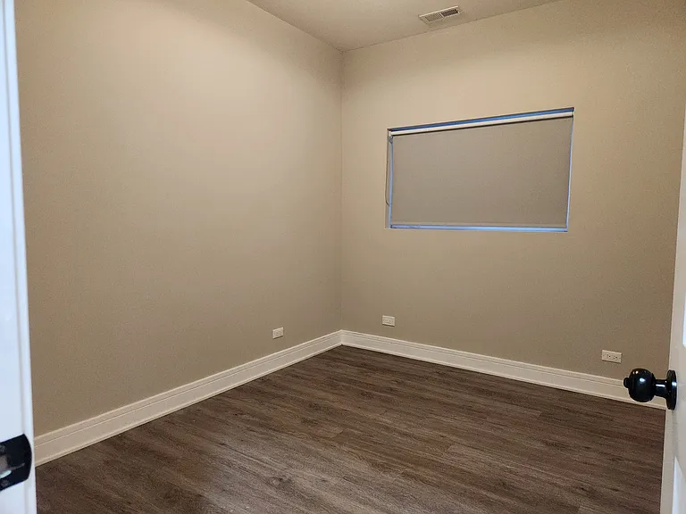 4053 S Prairie Ave #2 — Photo 8