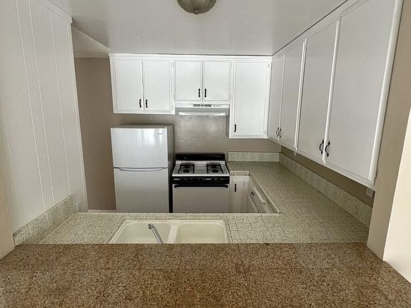 4th image of 4263 42nd St Unit 1-8