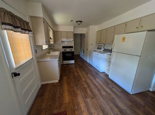 10 Douglas Ln, Pueblo, CO 81001