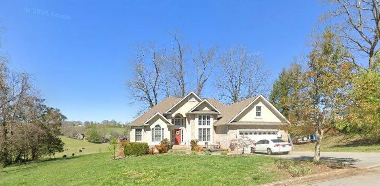 3 bed, 2.5 bath, 2000 sqft, $3,850 — Photo 1