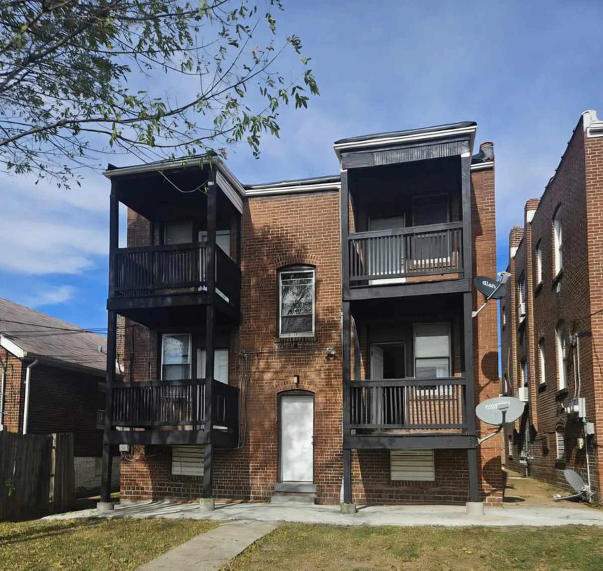 Building Photo - 4000 Keokuk St #1F