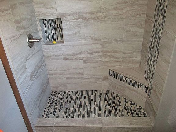 Main floor walk-in shower