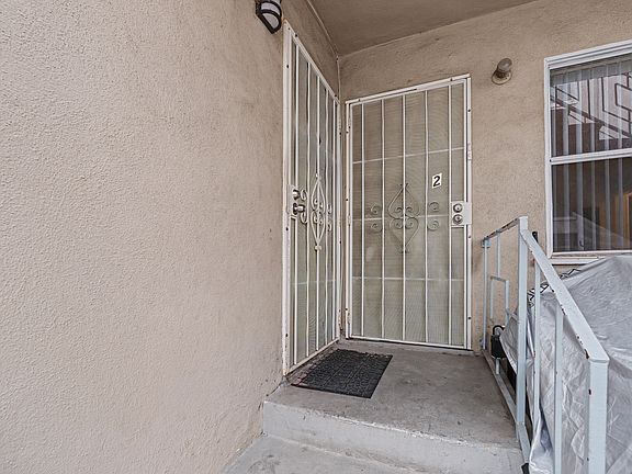 3rd image of 1037 N Curson Ave APT 2