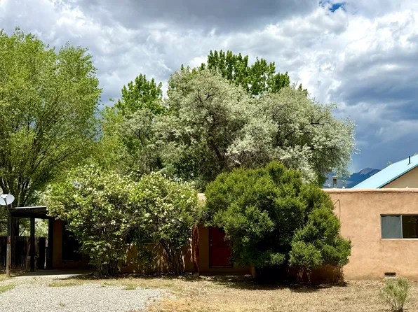 (undisclosed Address), Taos, NM 87571