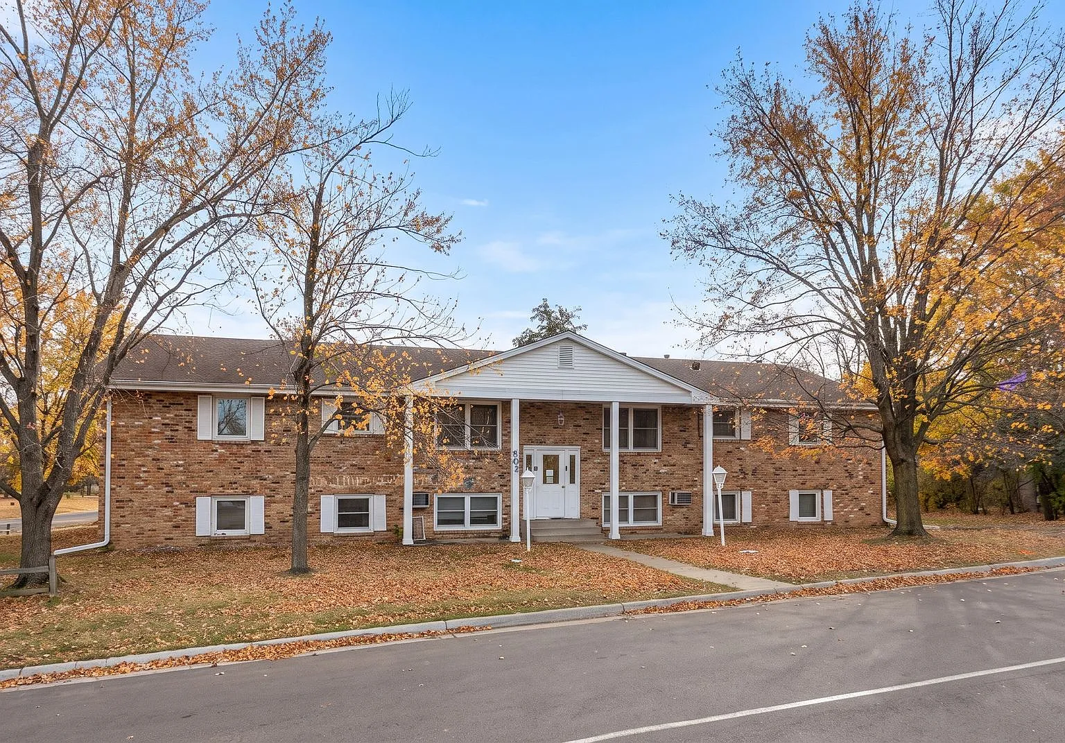 Village Creek Manor (1 of 2) — Photo 1