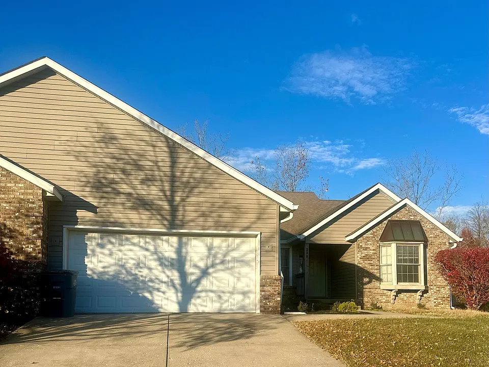 E Pine Ave