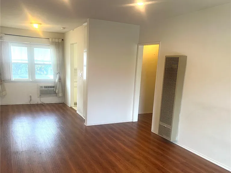 2 E Newman Ave #4 — Photo 2