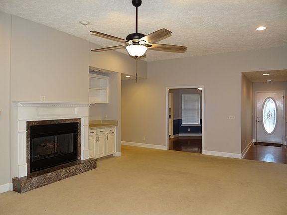 3rd image of 142 Stillwater Dr