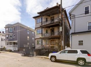 487 Ridge St, Fall River, MA 02724