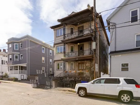 487 Ridge St, Fall River, MA 02724