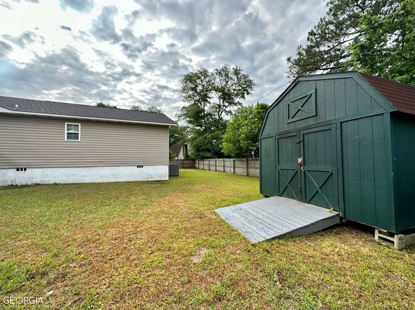 177 W Brewton St, Mc Rae, GA 31055