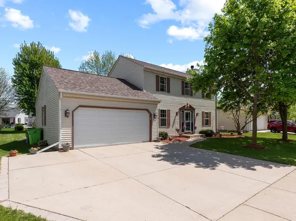 1416 Park Knoll DRIVE, Hartford, WI 53027