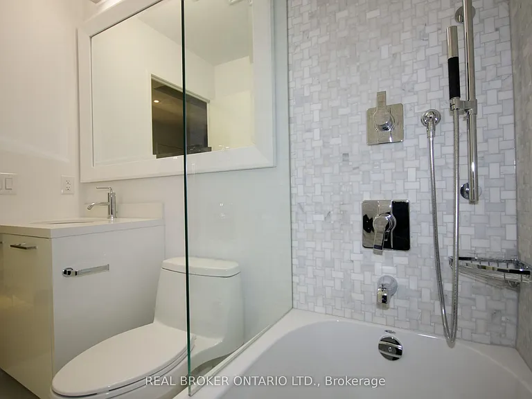 90 Park Lawn Rd #702 — Photo 11
