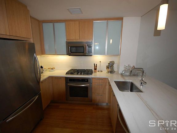 5th image of 300 N End Ave APT 6D