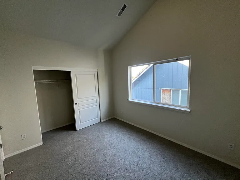 4774 SE Paladin Ln — Photo 3