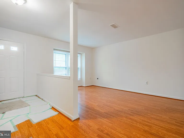14167 Royal Oak Ln — Photo 4
