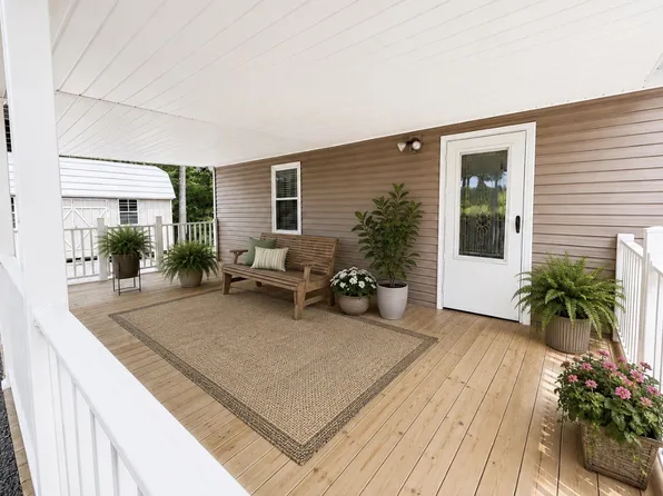 153 Henry Harris Rd, Westmoreland, TN 37186
