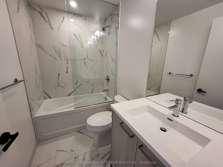 28 Interchange Way #1202 — Photo 17