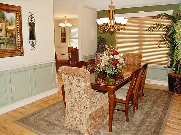 3rd image of 507 Amberson Pl