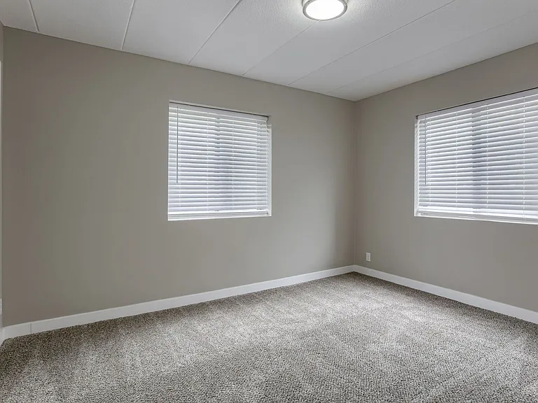 Meadowlark Apts — Photo 30