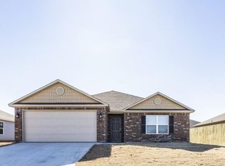 1761 King Rd, Centerton, AR 72719