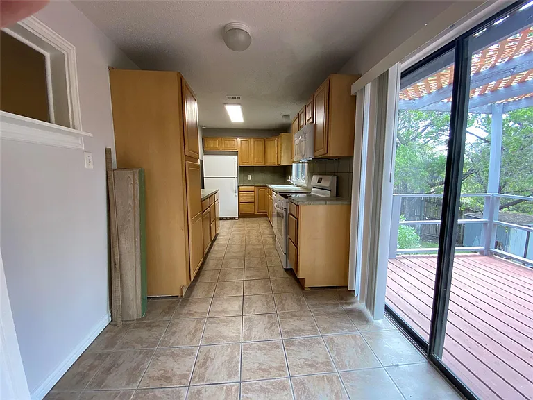 1516 Lisa Dr #B — Photo 8