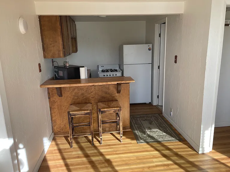 187 Bakersfield Ave — Photo 3