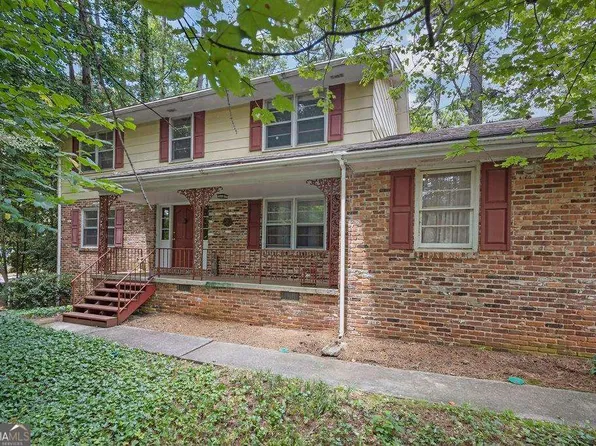 2452 King Arthur Cir, Atlanta, GA 30345