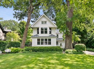 611 E Prospect Ave, Lake Bluff, IL 60044