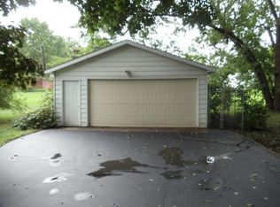 1050 Bishop St, Antioch, IL 60002