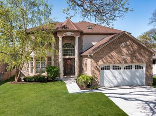 562 Warwick Rd, Deerfield, IL 60015