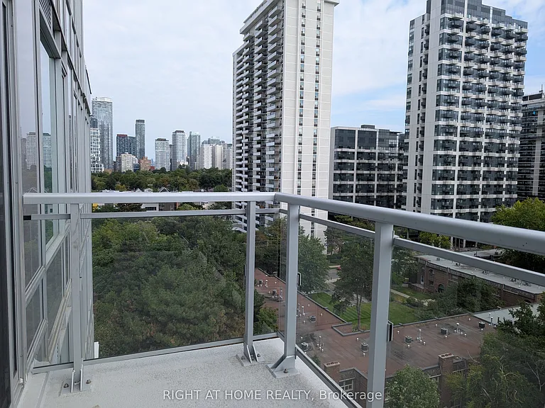 68 Merton St #1010 — Photo 8