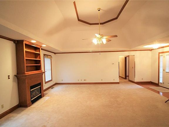 5th image of 615 Magnolia Dr