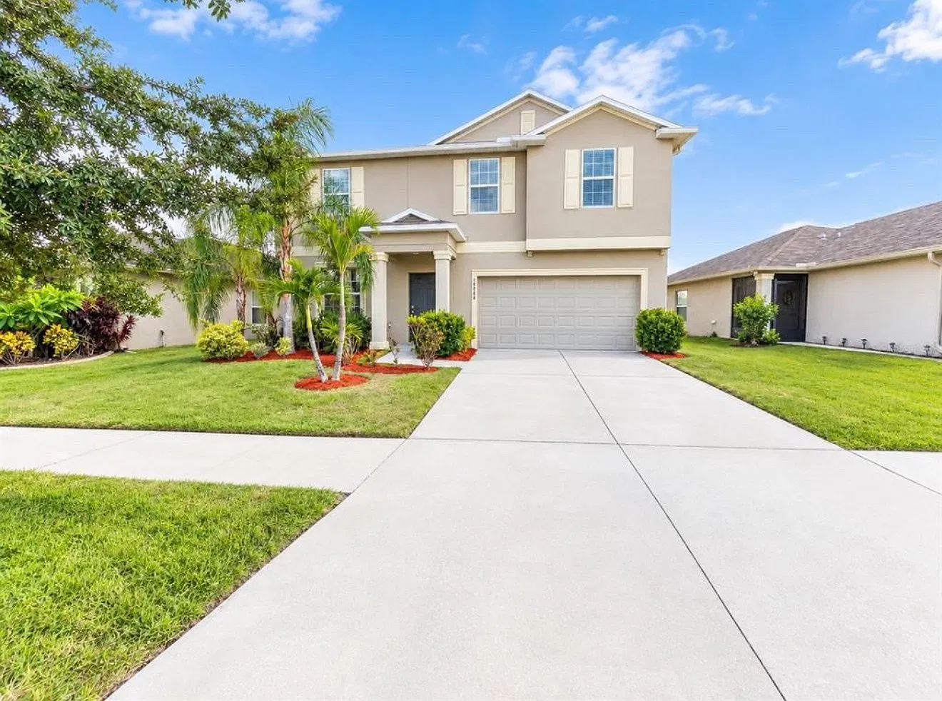 4 bed, 2.5 bath, 2633 sqft, $2,450 — Photo 1