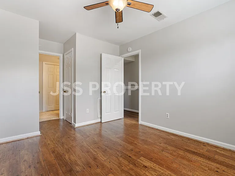 2267 Cheshire Dr — Photo 15