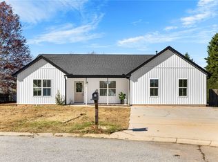 206 Dexter Bend Ct, Fountain Inn, SC 29644