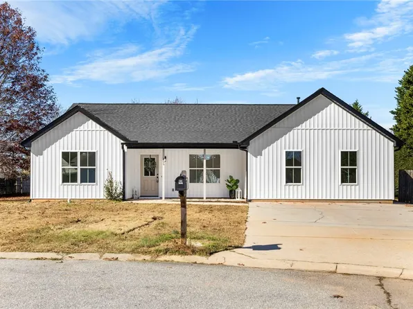 206 Dexter Bend Ct, Fountain Inn, SC 29644