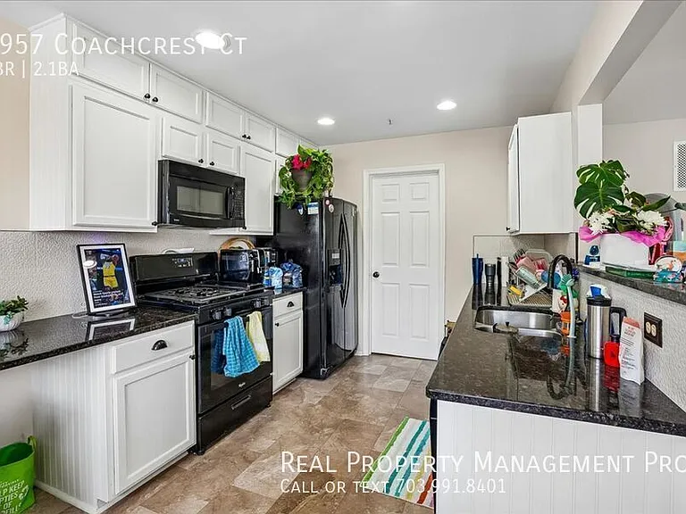 7957 Coachcrest Ct — Photo 11