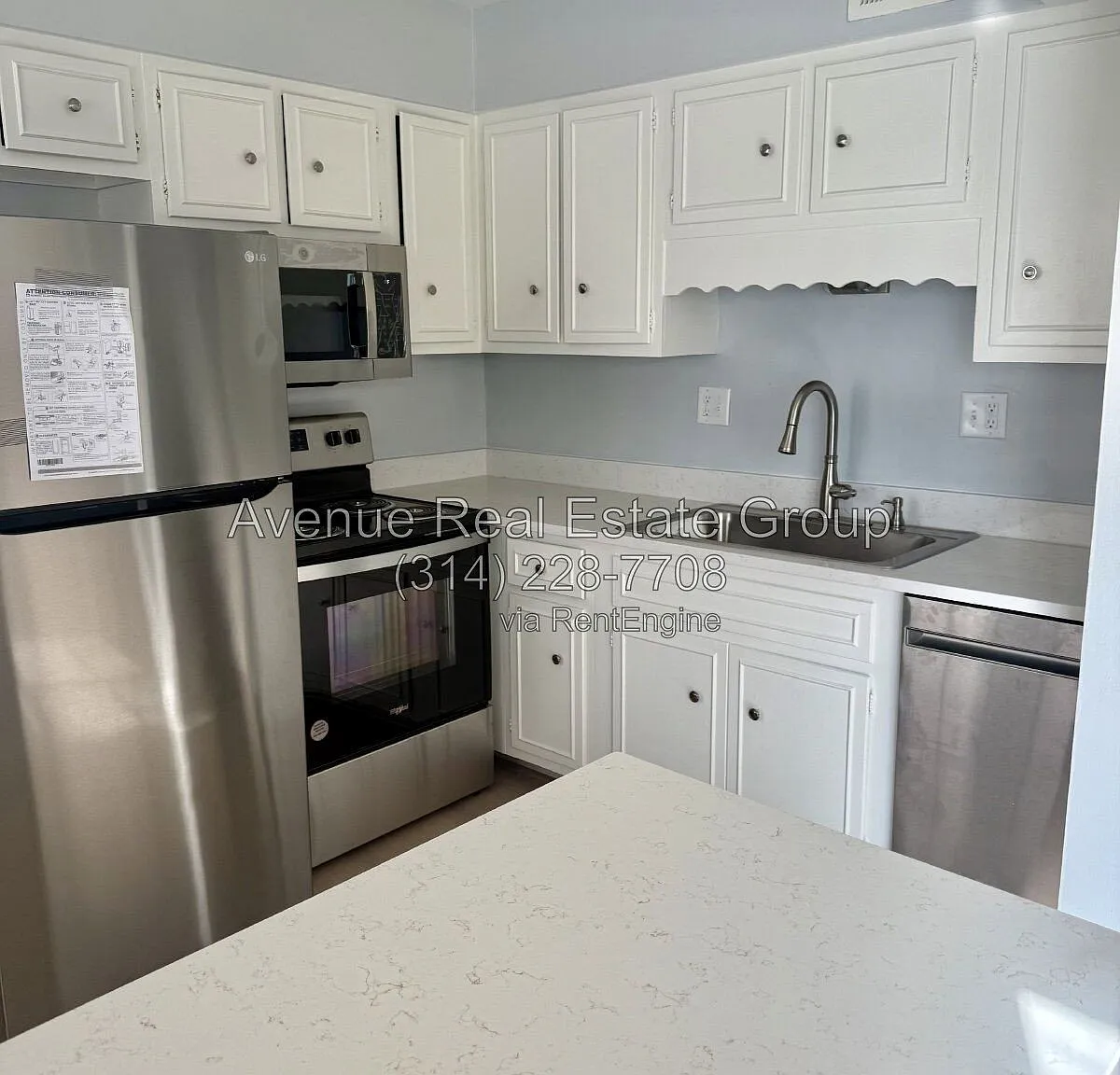 2 bed, 1.0 bath, 904 sqft, $1,200 — Photo 3