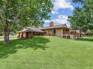 2120 N Hyacinth St, Wichita, KS 67203